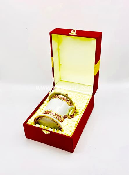 แก้วมัค ขอบสีเหลืองแดง