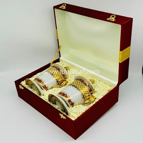 แก้วมัค ขอบสีเหลืองแดงลายไทย