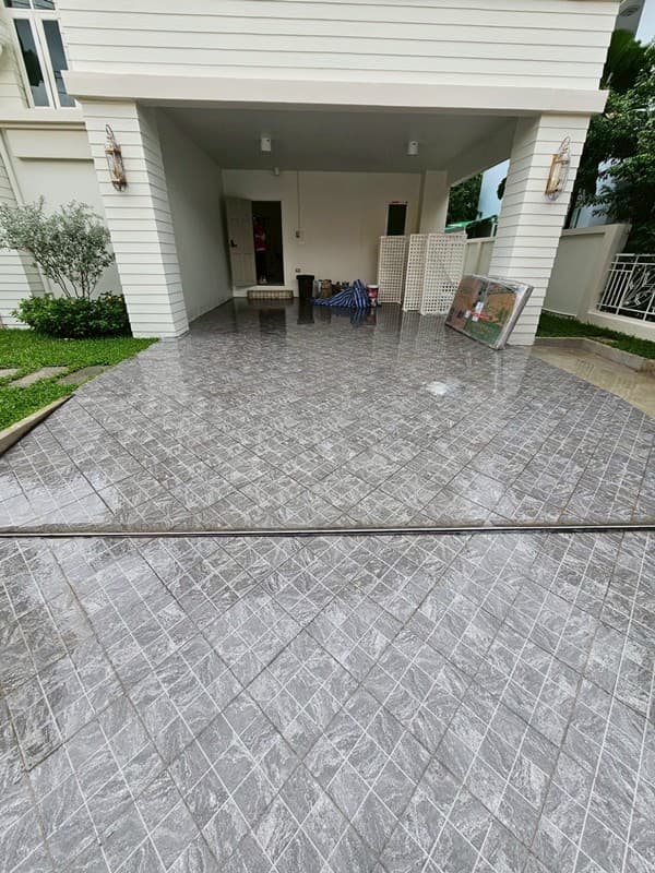 ช่างปูกระเบื้อง